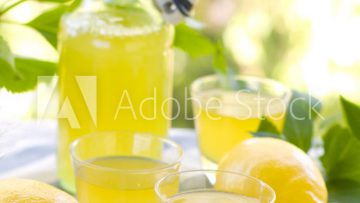 Limoncello_42327474